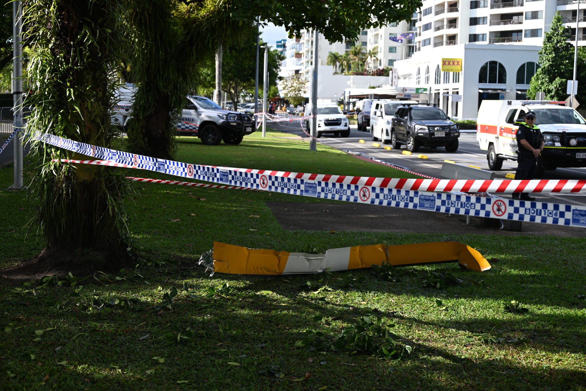 Two propellers fell from the helicopter, one landed in the pool of the hotel and the second one across the street from the hotel on the Esplanade.