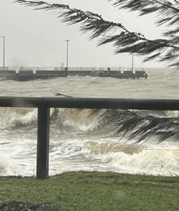 ‘Palm Cove jetty getting hammered’ Picture: Advance Palm Cove FB page - Michelle Mclntyre