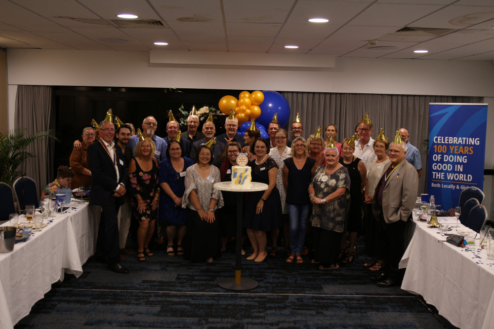 img_8515-group-photo_web.jpg