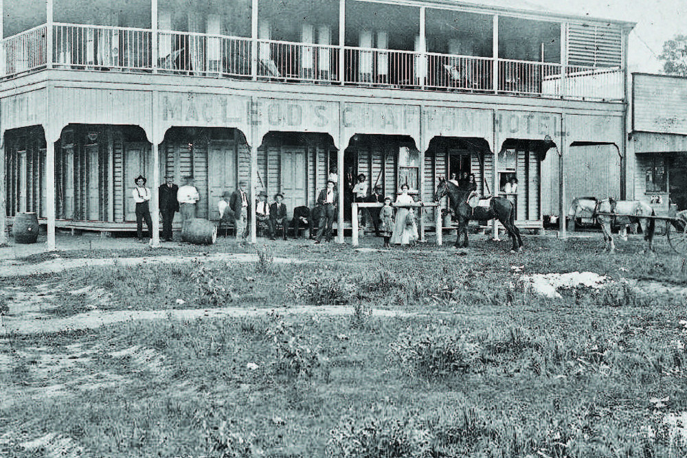 Early photograph of the MacLeod’s Grafton Hotel, courtesy Mulgrave Shire Historical Society.