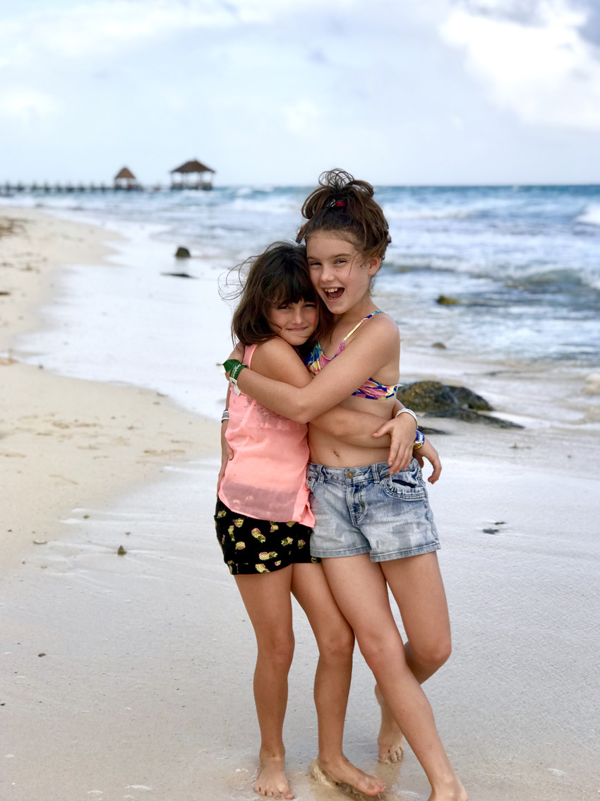 candice-thorley—-two-girls-on-beach-web.jpg