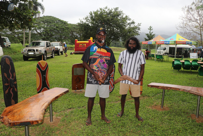 The Bunday yarning benches are the creative work of local Kuku Yalanji artists Andrew Gibson, Kaanju Bamboo, Kenneth Bloomfield and Zion Gibson