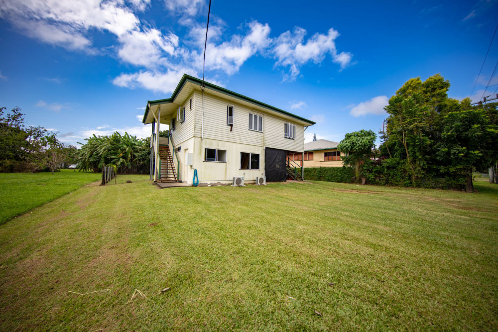 Highset Home Close To Town - feature photo