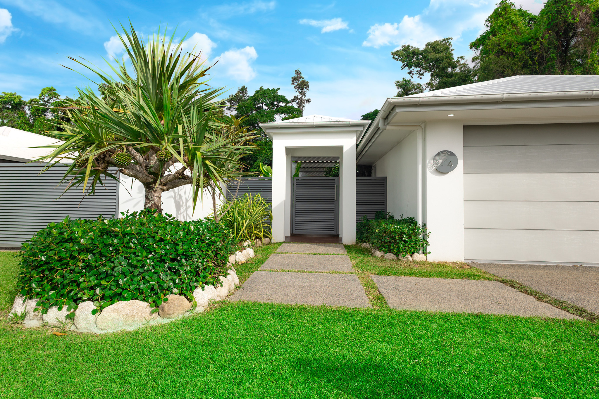 4 Hideaway Close, Palm Cove