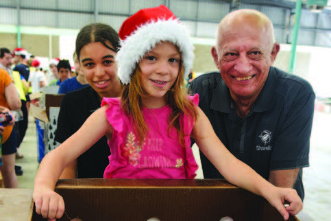 (l-r) Jasmine Mola, India-Rose Lane and Mayor Bob Manning