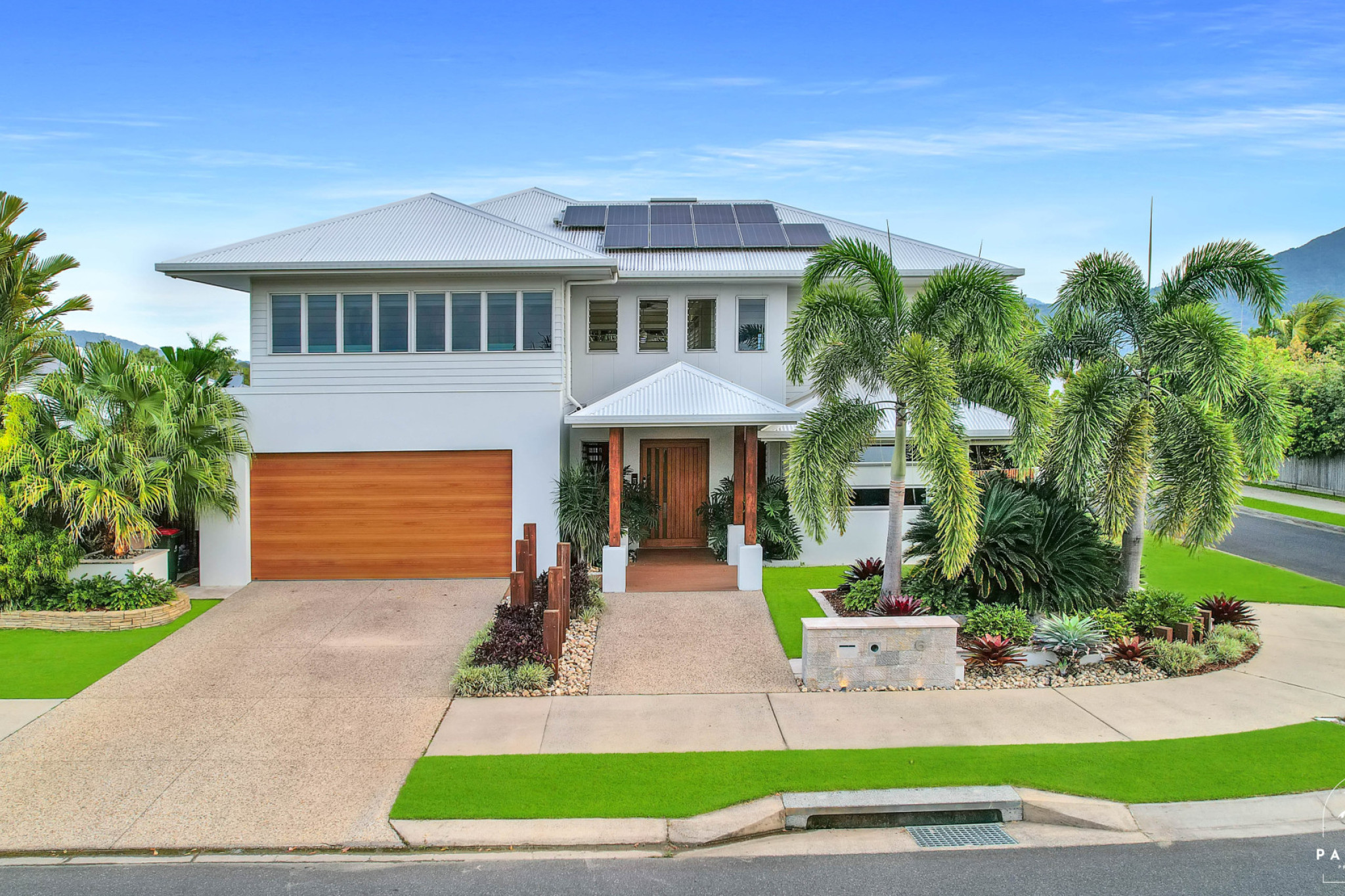 6 Castleton Entrance, Smithfield