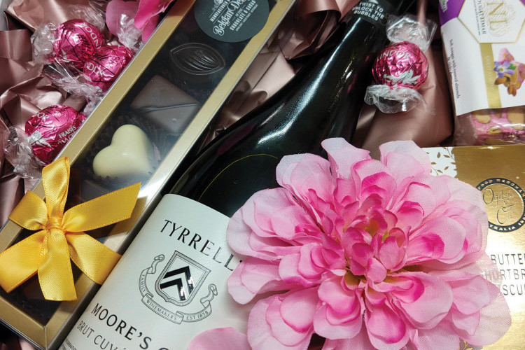 Treat Mum To A Lavish Hamper This Mother’s Day - feature photo