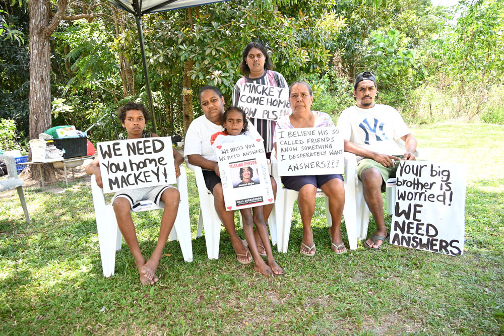 Family members of (inset) missing teen Markiah ‘Mackey’ Major are, from left, brother Phillip Major, 13, mum Kamaree Major with brother Nelson Schrieber, 5, sister Kassia Major, 14, grandmother Adelaide Sands and brother Remaliah Ambrym, 18. Picture: Nick Dalton