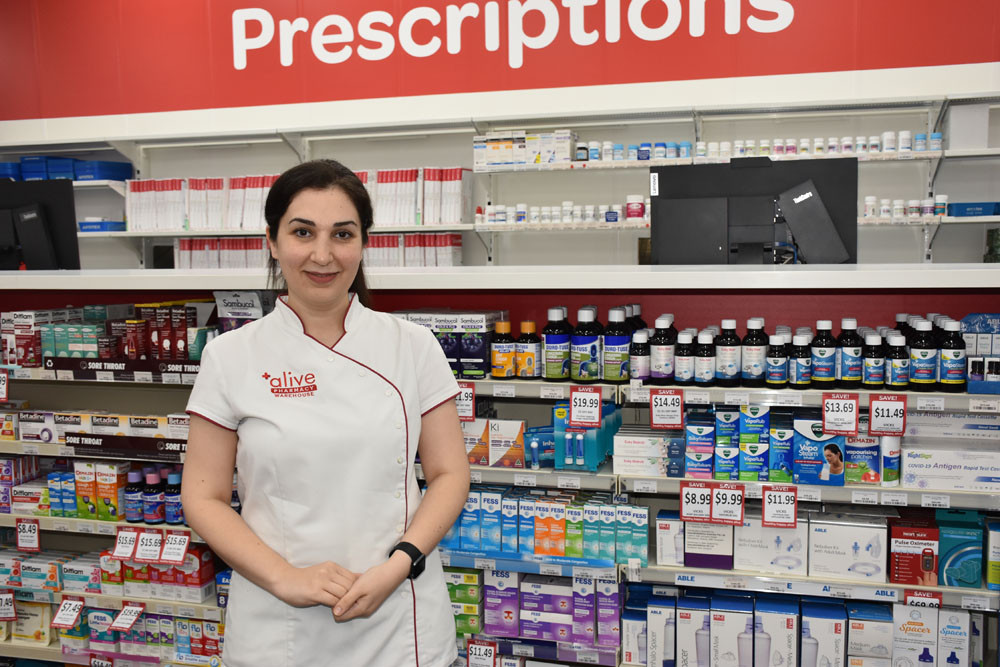 Alive Pharmacy DFO head pharmacist Firouzeh Farihi who will be one of the first in Cairns to be able to prescribe medicines along with (inset) Alive Pharmacy managing director Georgina Twomey. Main picture: Isabella Guzman Gonzalez