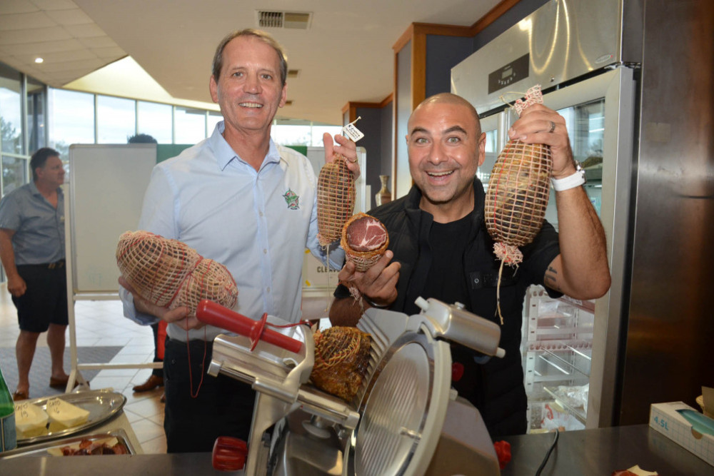THE Best sausage and salami makers in Australia converged on Mareeba Sunday to have their creations judged at the inaugural TGT Mareeba Salami and Sausage Festa. Hundreds of entries were received from as far afield as Melbourne to make this event a resounding success. Pictured at the Festa is sponsor Luigi Borgo of Melbourne based Borgo Salumi, with guest judge, comedian Joe Avati