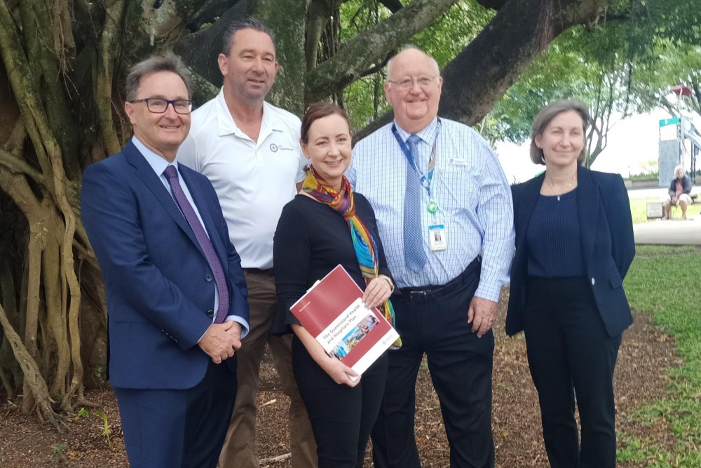 (L-R) Interim CEO CHHHS, Dr Jeremy Wellwood, Craig Crawford MP, QLD Health Minister Yvette D’Ath, Board Chairman Cairns Hospital Clive Skarott and outgoing CEO CHHHS Tina Chinery