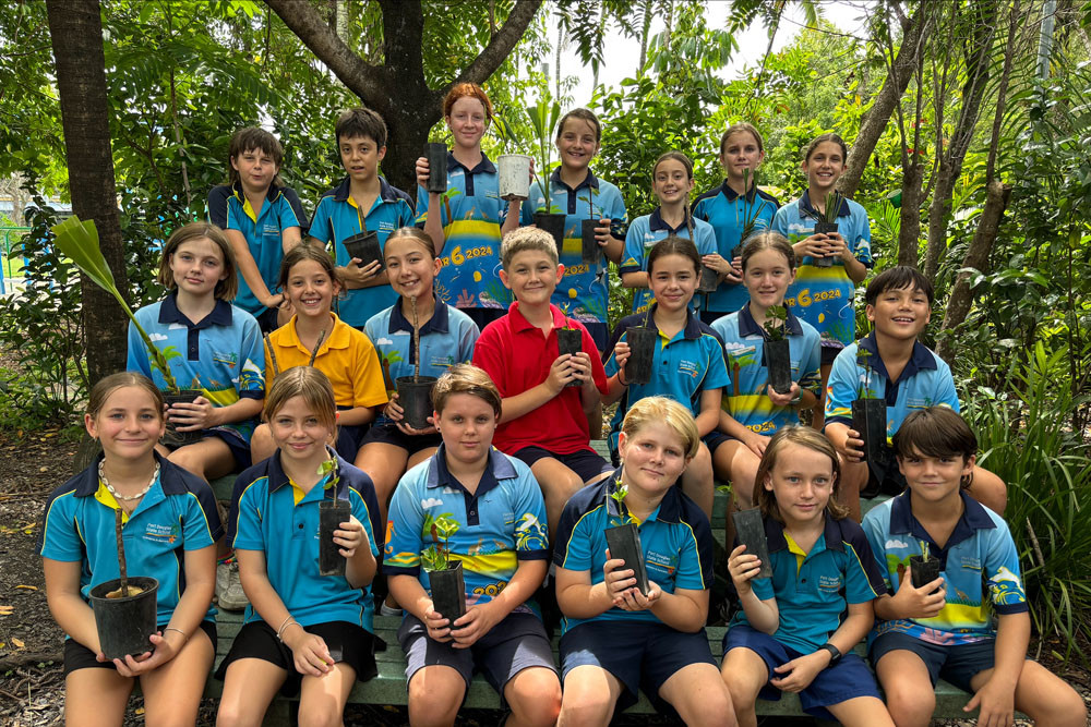 Port Douglas Primary School students preparing for the new butterfly project. Inset: A Ulysses butterfly, one of the targets of the butterfly project.