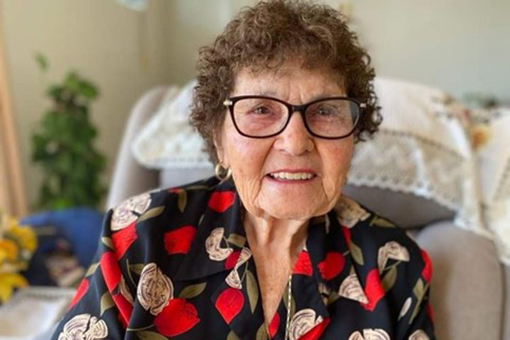 98-year-old Athena Vafeas first attended Mossman State School in 1937.
