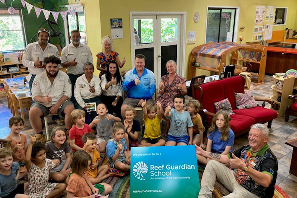 Council welcomes new Reef Guardian school with class visit - feature photo