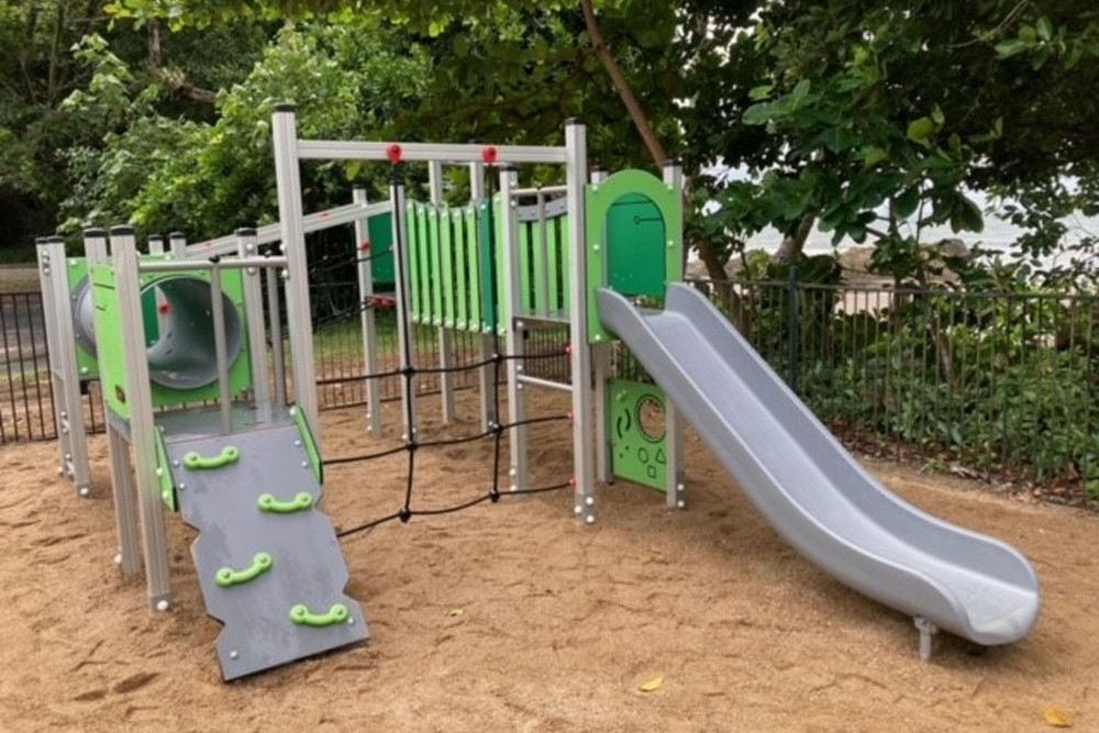 Etty Bay playground.