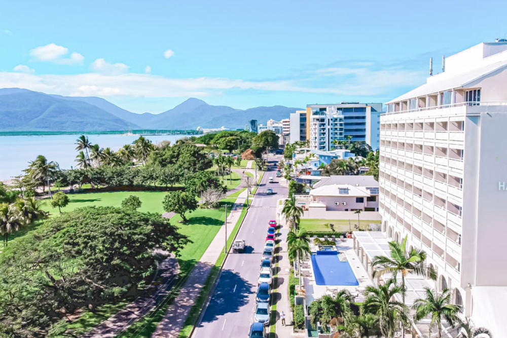 A new name to Cairns Harbourside Hotel (formerly Holiday Inn)