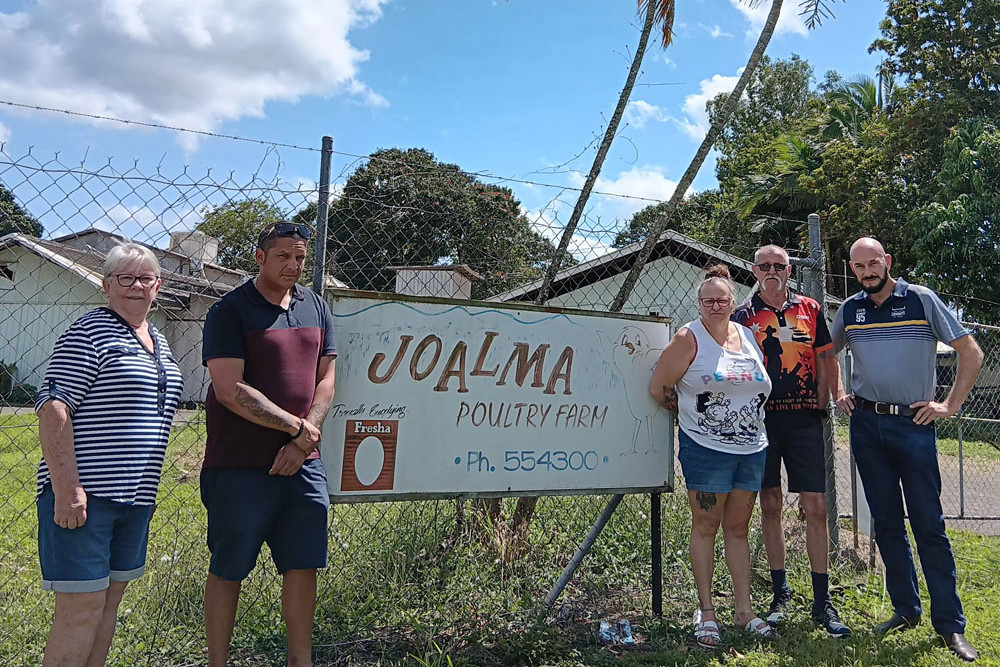 Alex Bennett, Allan Kelly, Susan Tyler, Steve Bennett and Steve Lippingwell outside the Joalma Poultry Farm at Edmonton.