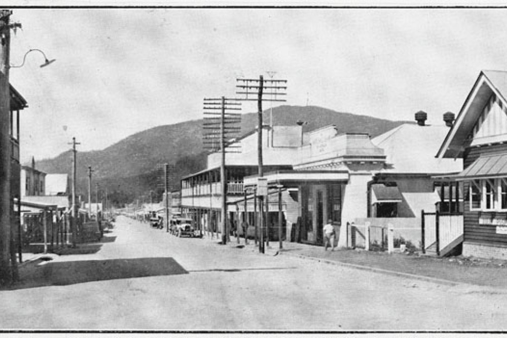 “This town of Tully, only five years old ...” C. 1930, courtesy SLQ.