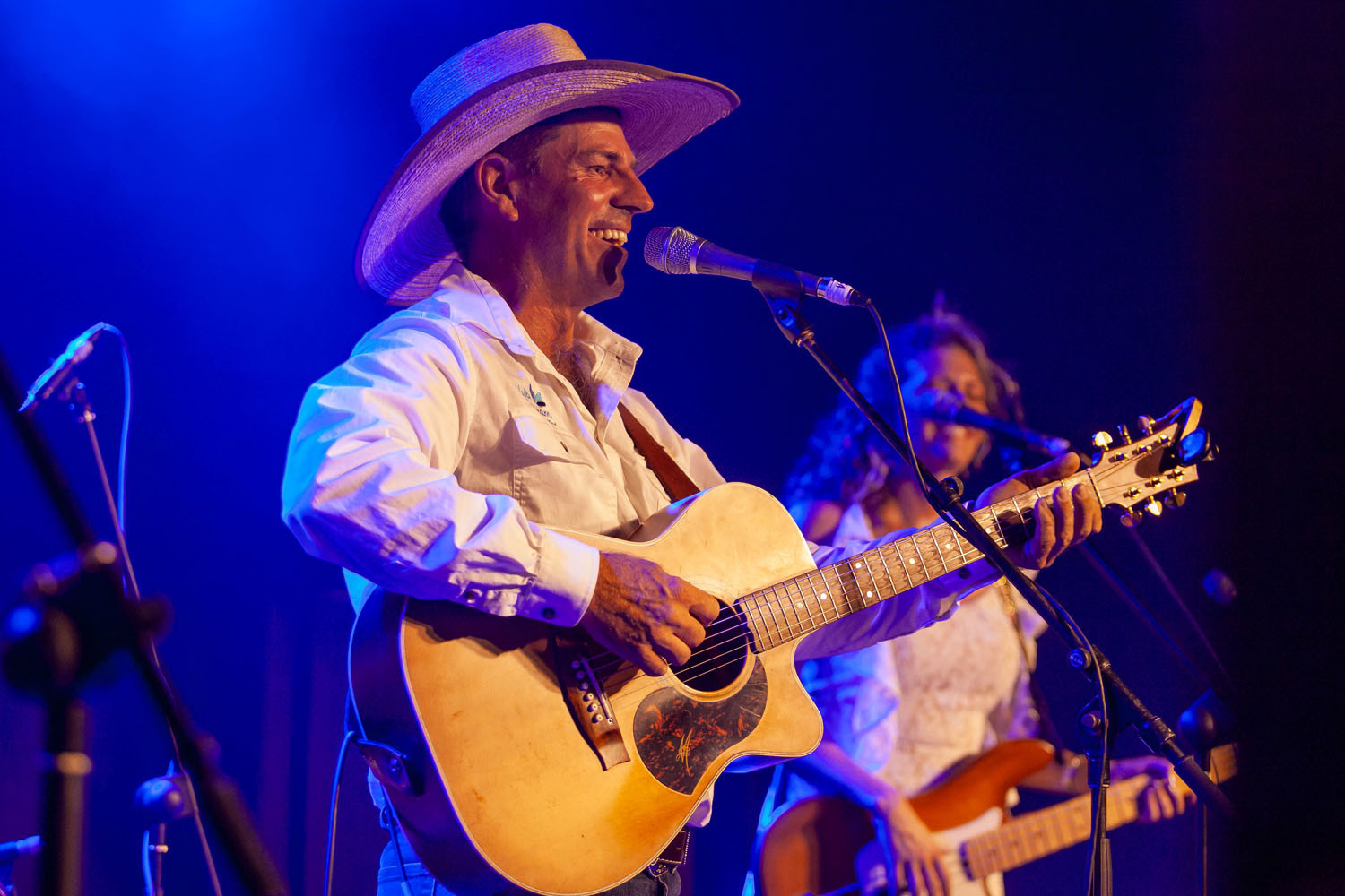 Golden Guitar winner Tom Curtain brings his award-winning ‘Katherine Outback Experience’ to Gordonvale this Saturday. Picture: Supplied
