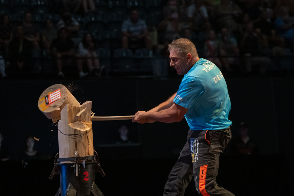 Champion Brad De Losa in action in Cairns. Picture: Stihl Timbersports