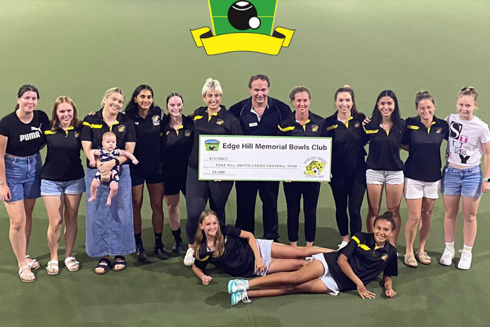 Bowls club helps out soccer ladies - feature photo