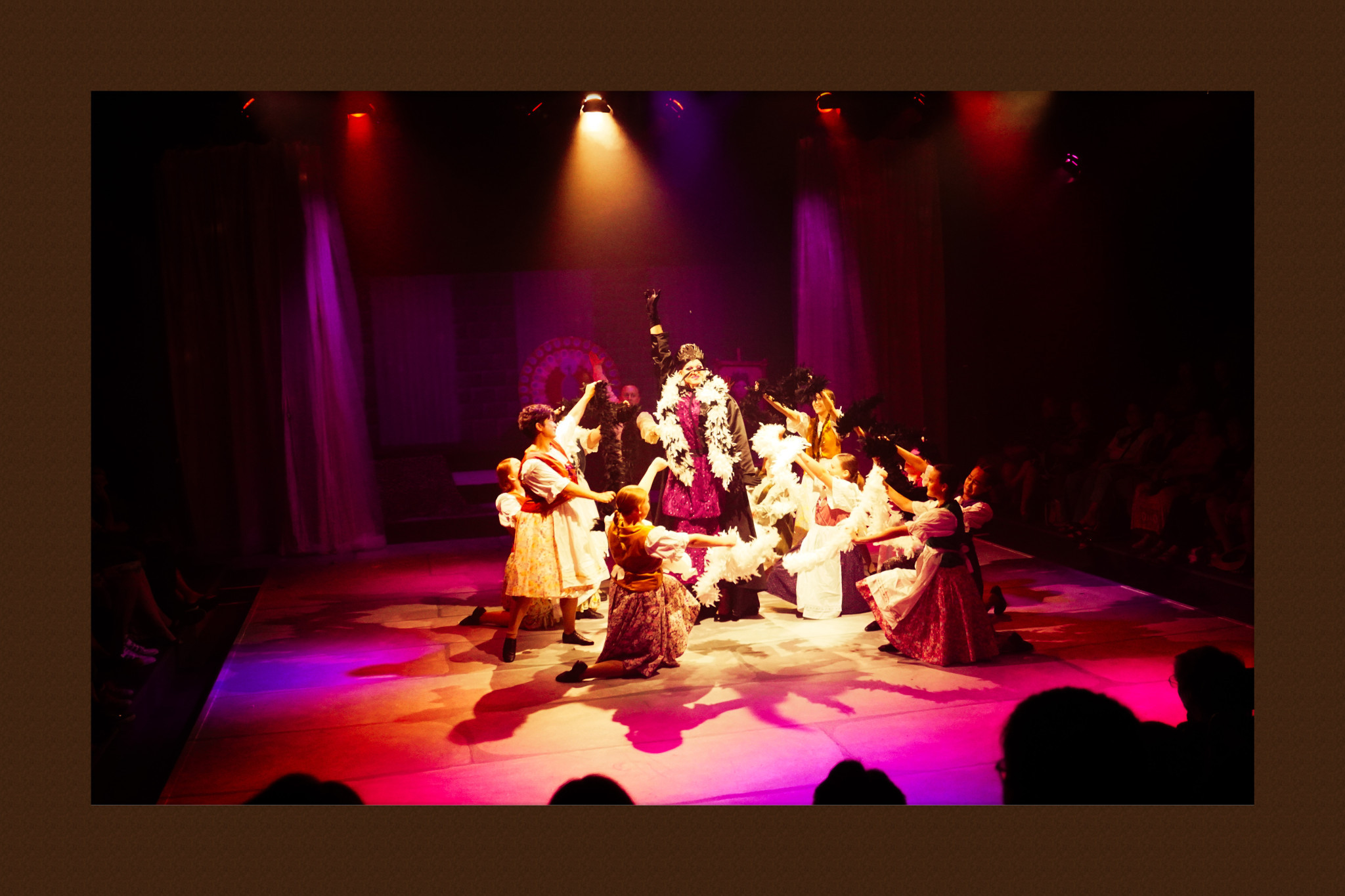 Cast and audience join in the fun during Rondo Theatre’s Snow White and the Seven Tradies. Picture by Hugh Bohane.