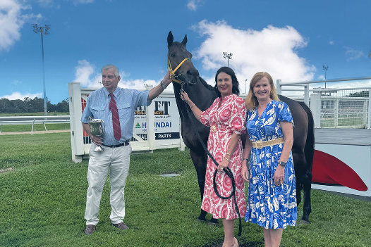 Amateurs. Dr Ed Williams (left), son of Amateurs founder Sir Sydney Williams, with steering committee members Rebecca Conlan and chairwoman Jacinta Reddan.