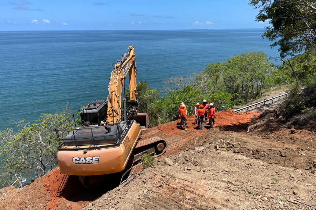 Work is ongoing on sections of the Cook Highway between Wangetti and Turtle Cove.