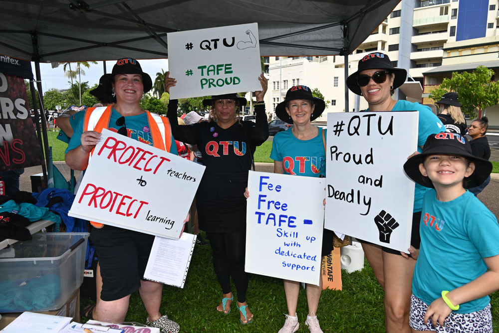 Kirsty Rankin, Doe Ahmat, Moira McCole, Skye Vass and daughter Abigail from the Queensland Teachers Union.