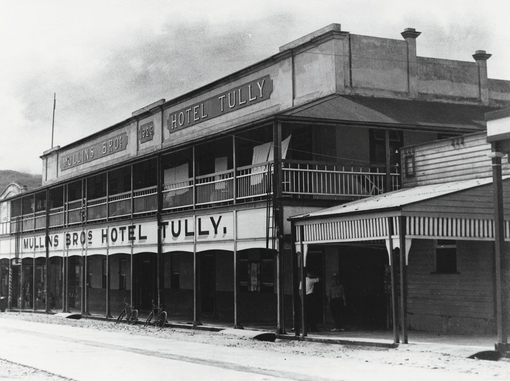 The second Hotel Tully, ca. 1927, courtesy SLQ.