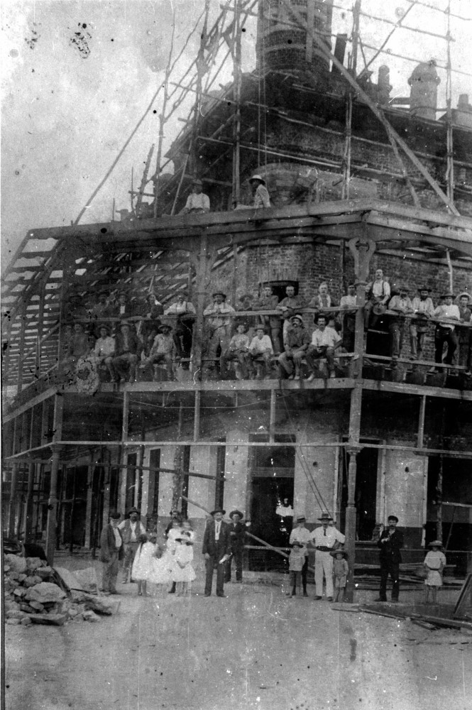 The Central Hotel under construction, courtesy SLQ.