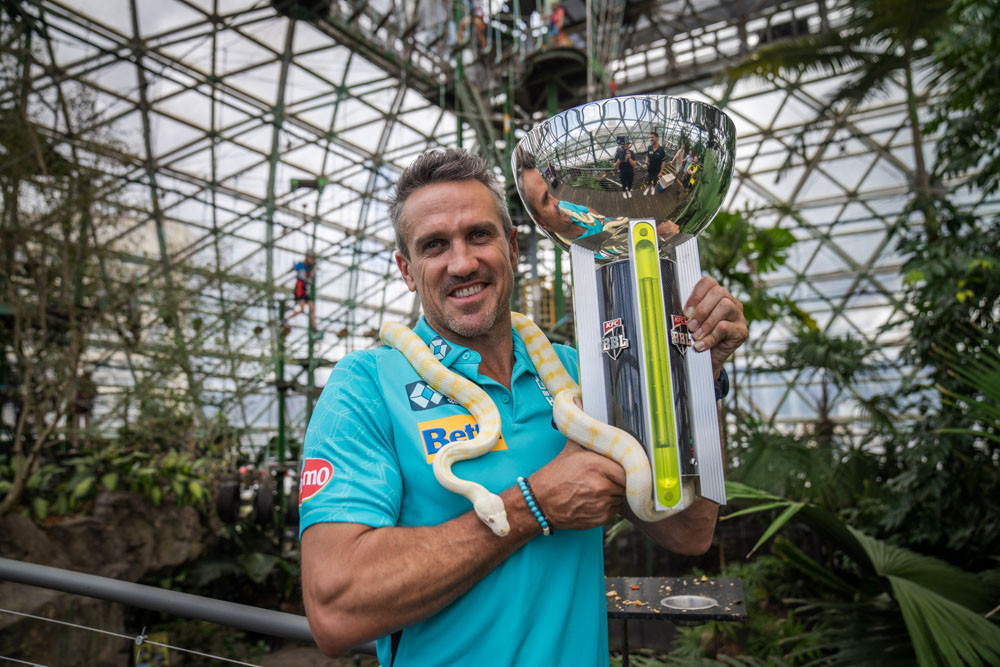 pg-31—-lee-carseldine-and-the-bbl-trophy.jpg