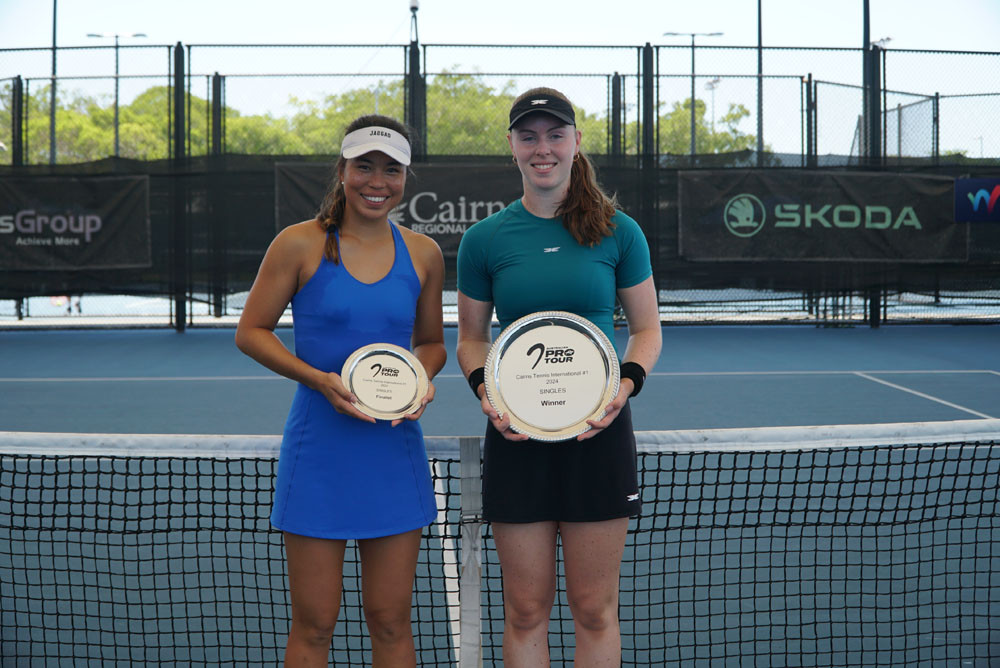 Cairns Pro Tour finalist Lizette Cabrera and winner Talia Gibson.